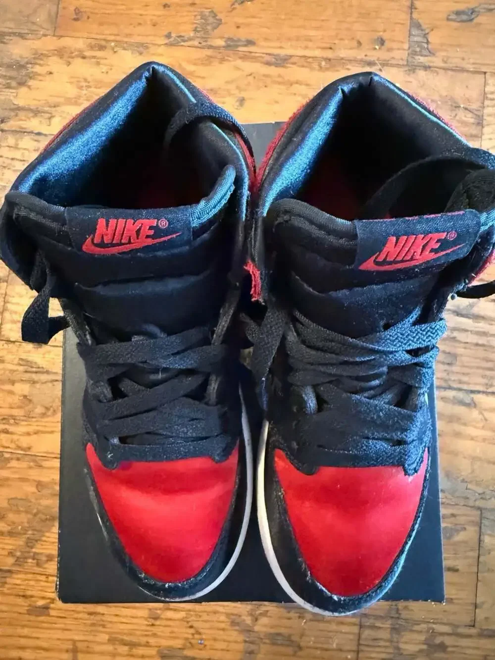 Jordan 1 Retro High OG (PS) Black/University Red-White Size 2Y Satin